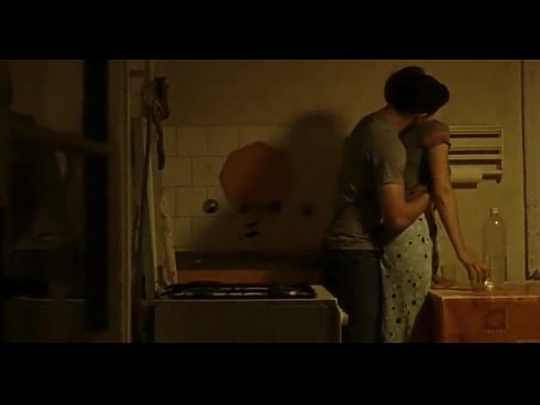 Zus heeft onder dwang van haar broer seks met hem